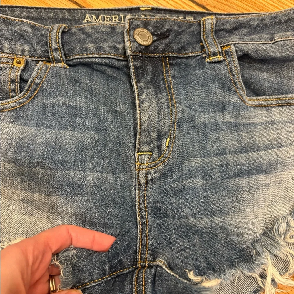 American Eagle Outfitters Women's Denim ShortCut Off Jean Shorts 10 - Picture 2 of 5